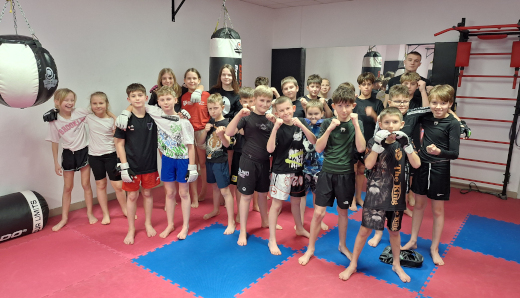 SZTUKI WALKI LUBLIN UFC KSW MMA MUAY-THAI SANDA SUBMISSION SAMOOBRONA KICKBOXING K1 FIGHT LUBLIN MMA SZTUKI WALKI LUBLIN MUAY-THAI SANDA SUBMISSION SAMOOBRONA KICKBOXING K1 FIGHT LUBLIN. Treningi HALA GLOBUS KAZIMIERZA WIELKIEGO 8