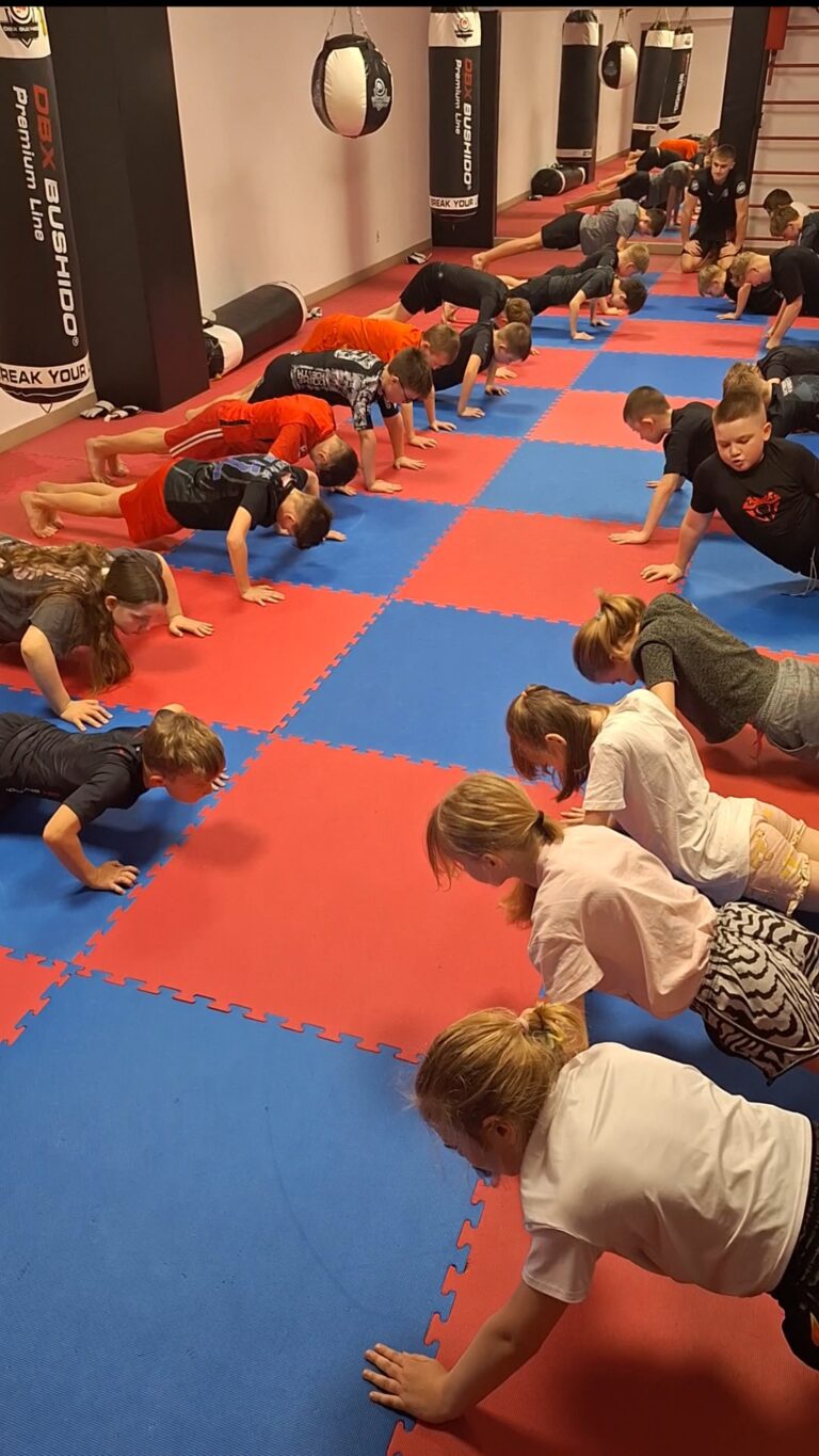 Mma-lublin-dzieci-pompki-rozgrzewka